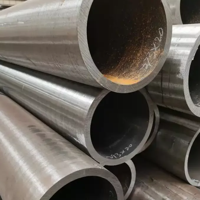 Ano ang Ginagawang Pinakamahusay na Pagpipilian ang Malaking Diameter na Hot Rolled Seamless Steel Pipe para sa High-Pressure at Heavy-Duty Industrial Application