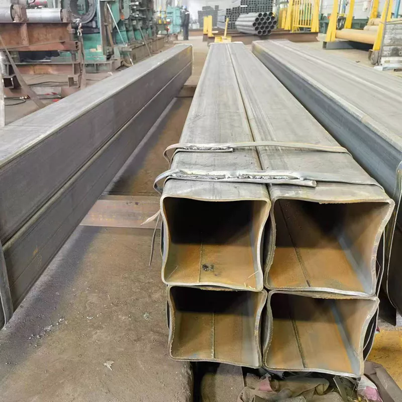 Malaking Caliber Black Rectangular Tube